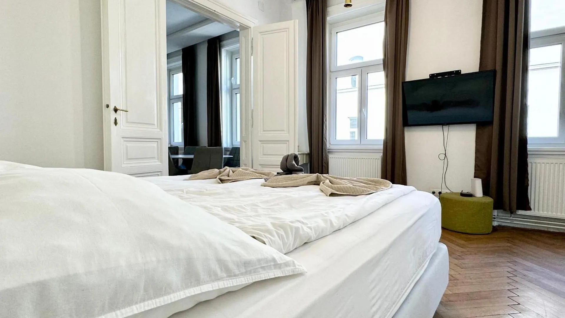 Premium Apartment Located At The Famous Vienna Kutschkermarkt Österreich
